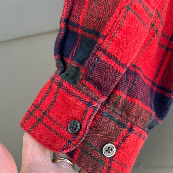 Vintage Eddie Bauer Red/Black Womens Plaid Cotton Shirt - made in Hong Kong - XL - Picture 2 of 5